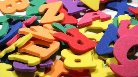 Experiencing letters as colours: New insights into synaesthesia