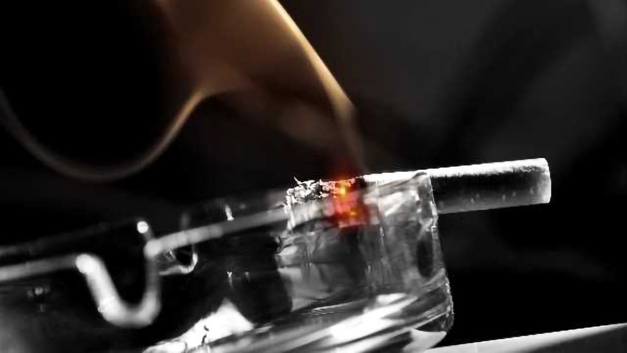 Women, quitting smoking for New Years? Time it with your period