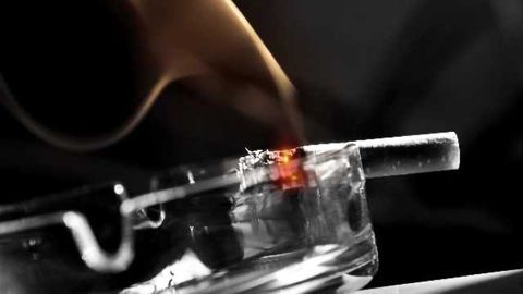 Women, quitting smoking for New Years? Time it with your period