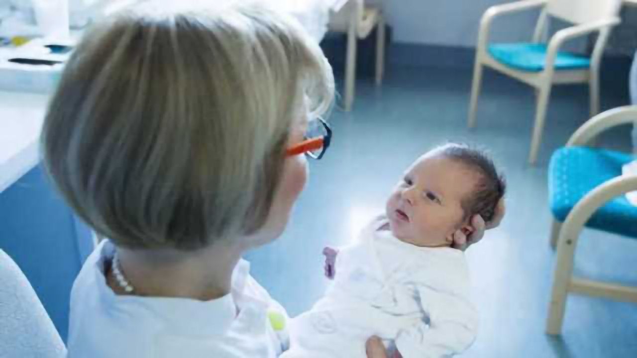 Many things can be read in a newborn’s gaze
