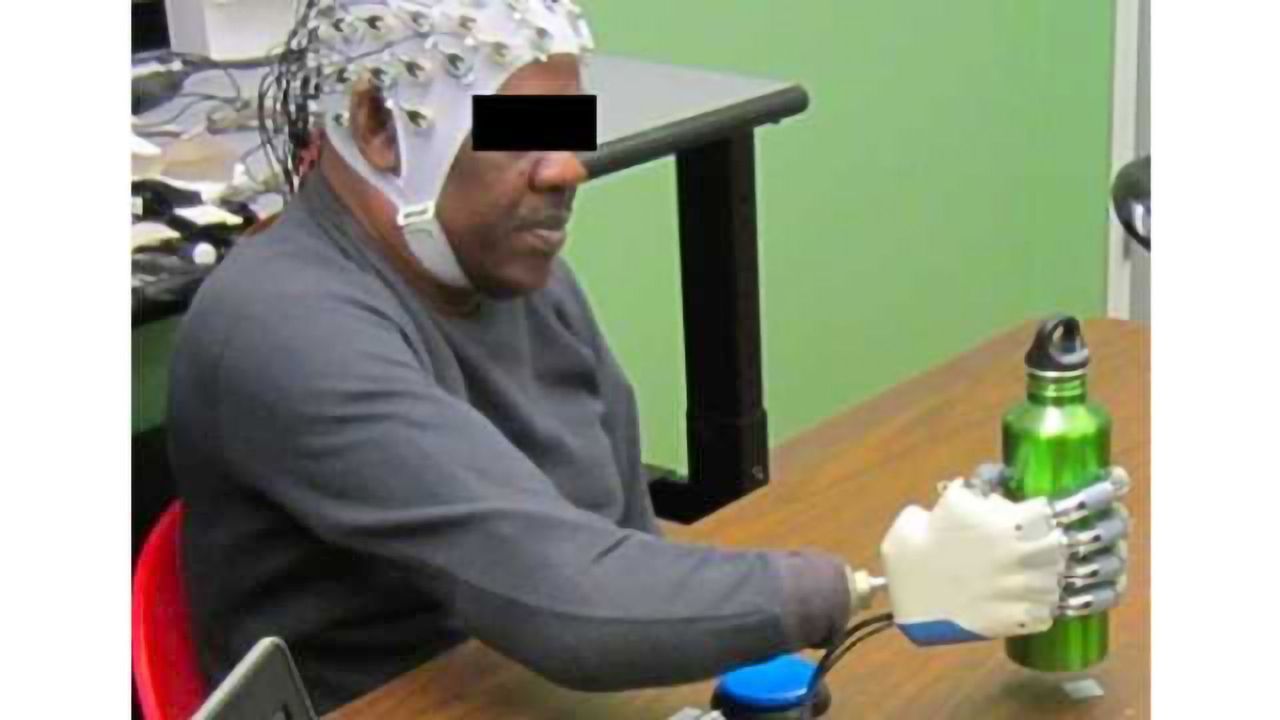 Researchers build brain-machine interface to control prosthetic hand