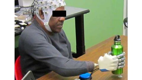 Researchers build brain-machine interface to control prosthetic hand