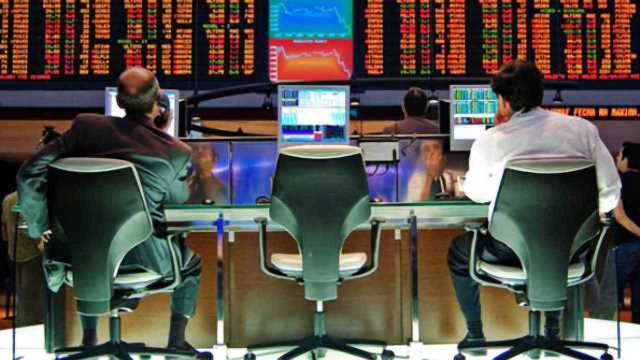 A neural network model predicts whether a bank can go bust