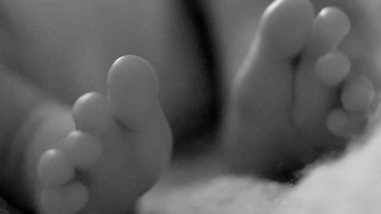 Gray matter abnormality predicts neurodevelopmental problems in smaller premature babies