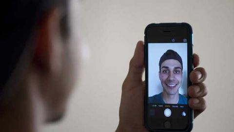 Study links selfies, happiness