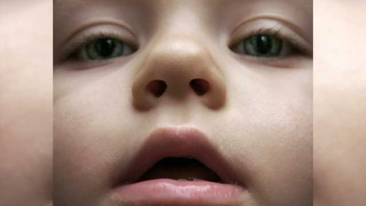With eyes or noses? How young children use sensory cues to make social decisions