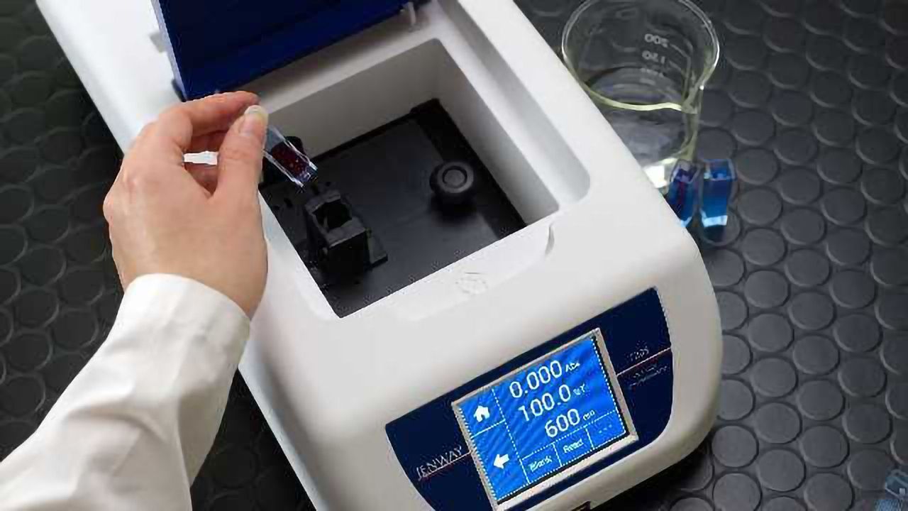 New UV/Visible Spectrophotometer