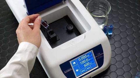 New UV/Visible Spectrophotometer
