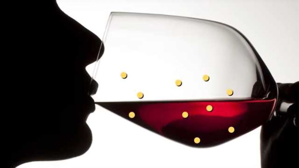 Wine snobbery: Fact vs. fiction content piece image