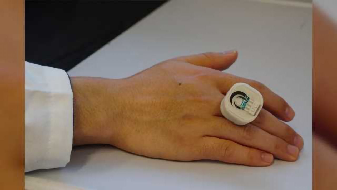 Chemical and Biological Threat Detector-on-a-Ring