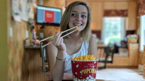 Why Popcorn Tastes Better When You Eat it with Chopsticks