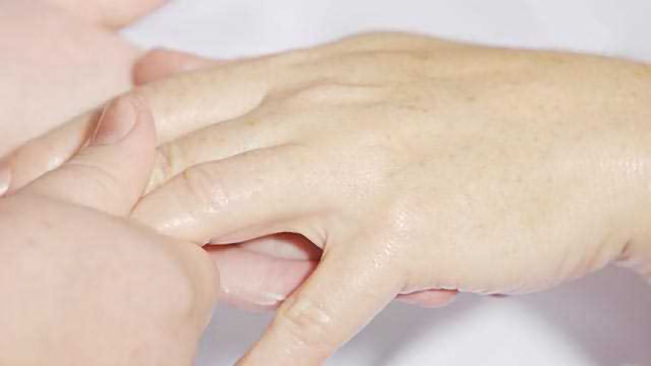 Step Toward a Topical Therapy for ‘Leaky’ Skin Condition