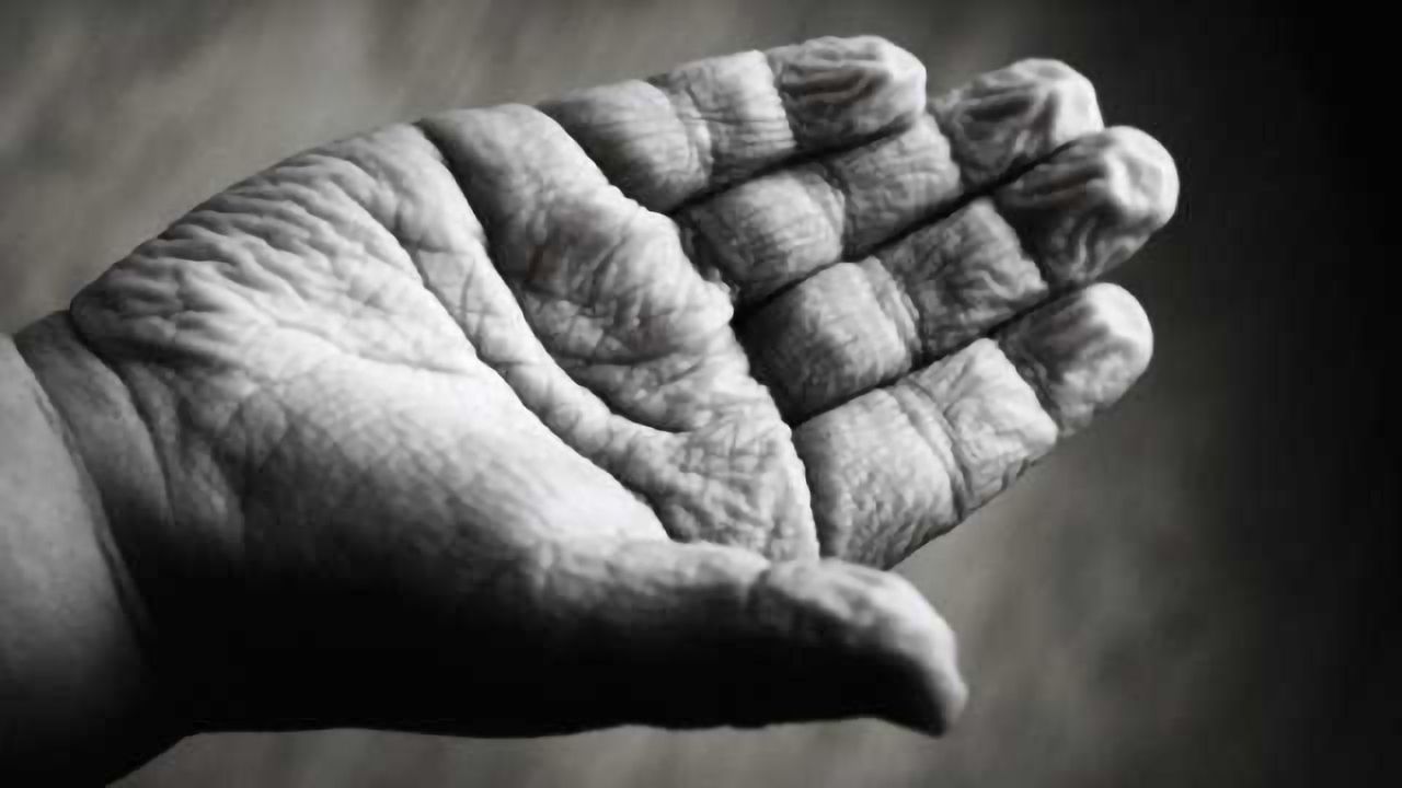 Scientists Discover Cause of Aging-related Disease in Mice, Then Reverse its Symptoms