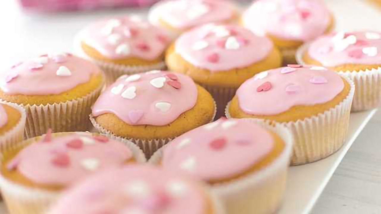 Manufacturers Failing to Reduce Sugar in Cakes and Biscuits
