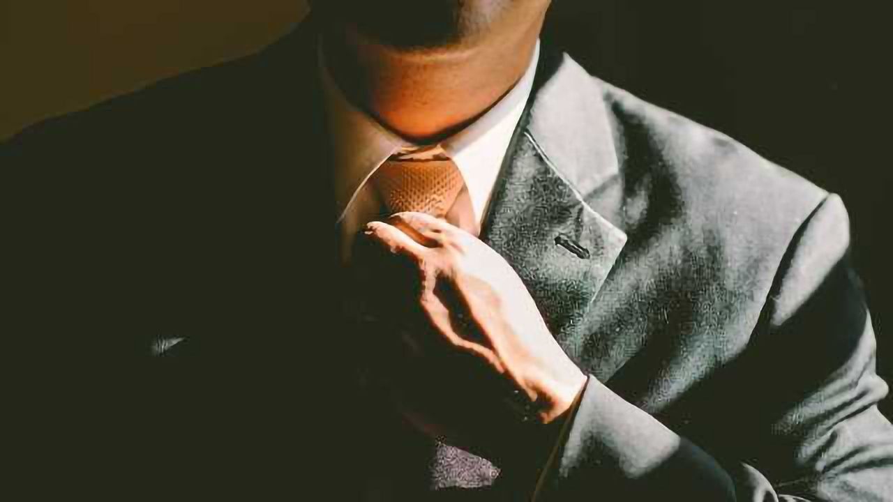The Cognitive and Neurobiological Basis of Leadership