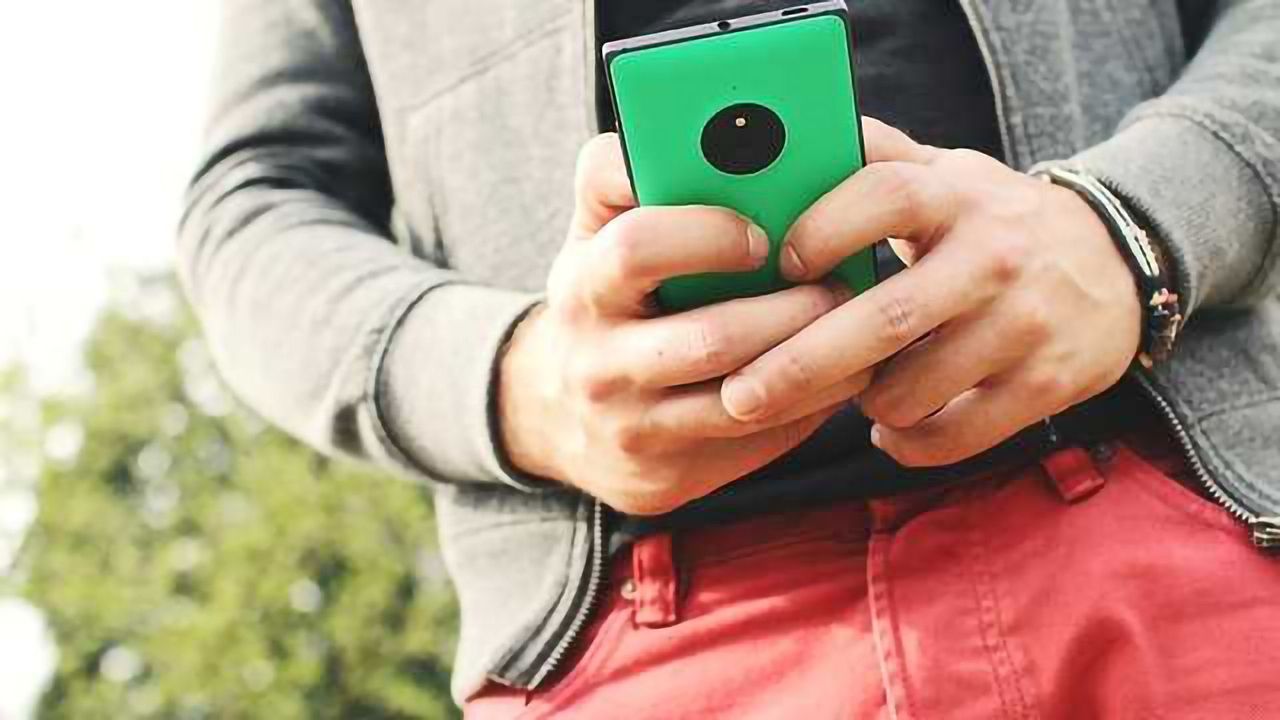 Digital Devices Make us More Distracted, Distant and Drained