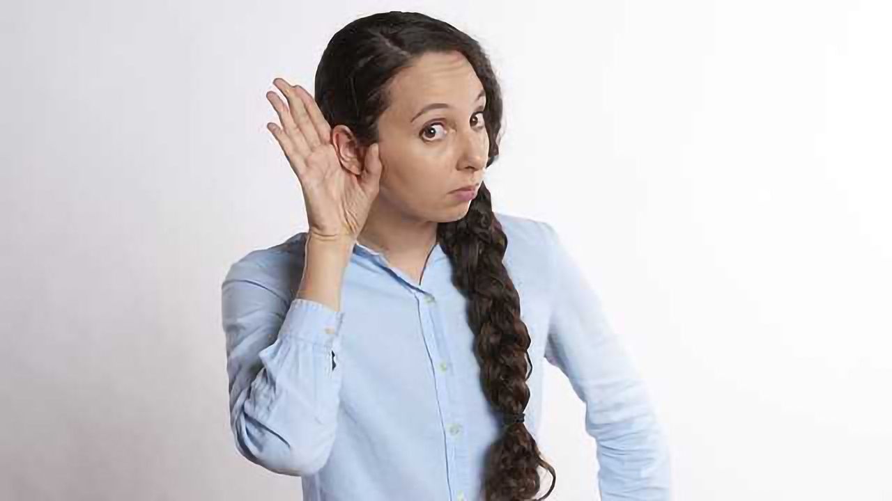 Hearing Illusions: McGurk effect decreases with development