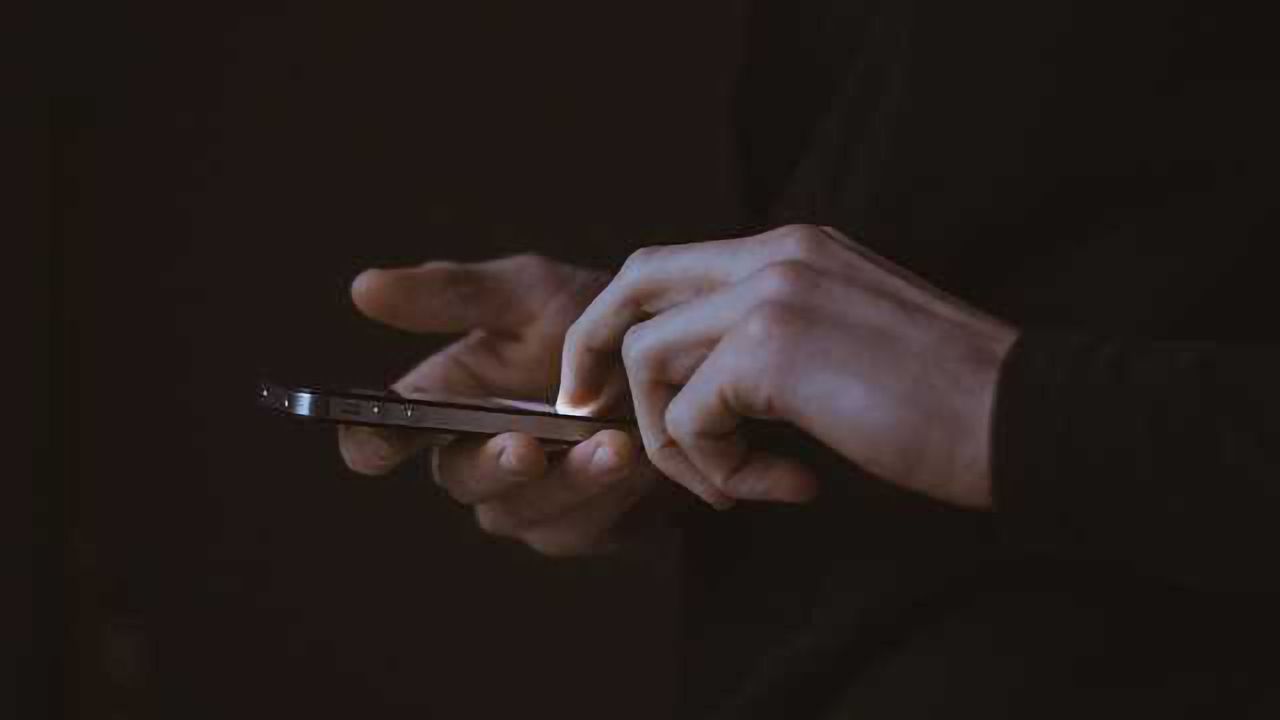 Cellphone-microchip Duo Detects HIV