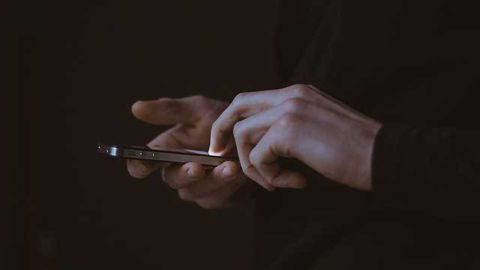 Cellphone-microchip Duo Detects HIV