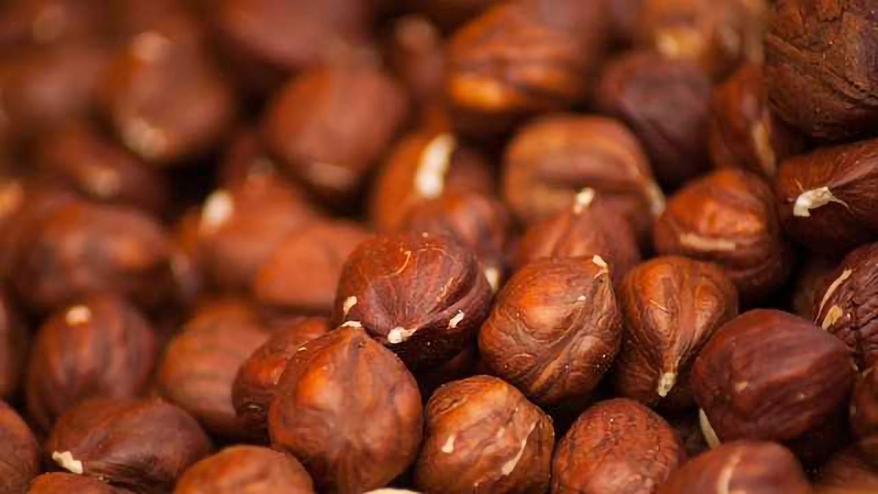 Hazelnuts Key Source of Micronutrients for Older People