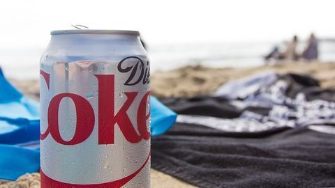 Caution to Older Women Over Diet Drinks