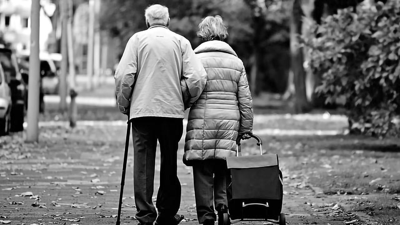 Treating Diabetes in Older Adults: Simpler Medication Regimens, Looser Glycemic Targets