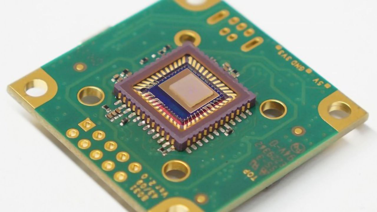 Pin-sized Sensor Offers Everyday Analytics