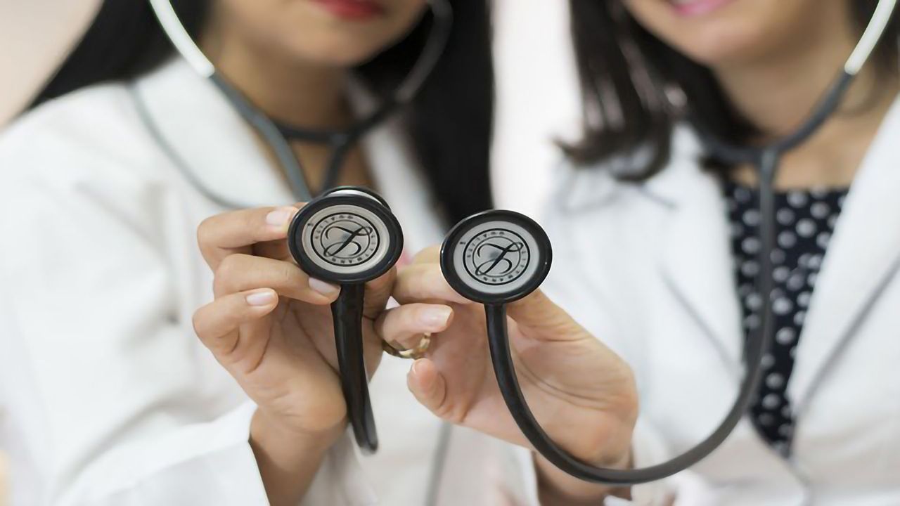 New Doctors’ DNA Ages 6 Times Faster Than Normal in First Year