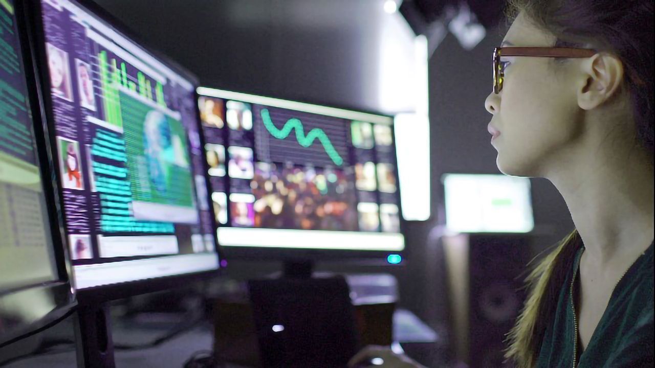 Data Visualization in Biopharma: Leveraging AI, VR and MR to Support Drug Discovery