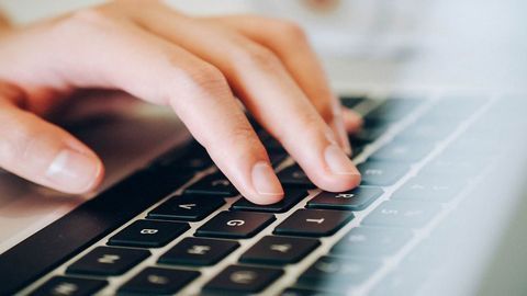Using Third-party Apps to Analyze Personal Genetic Data