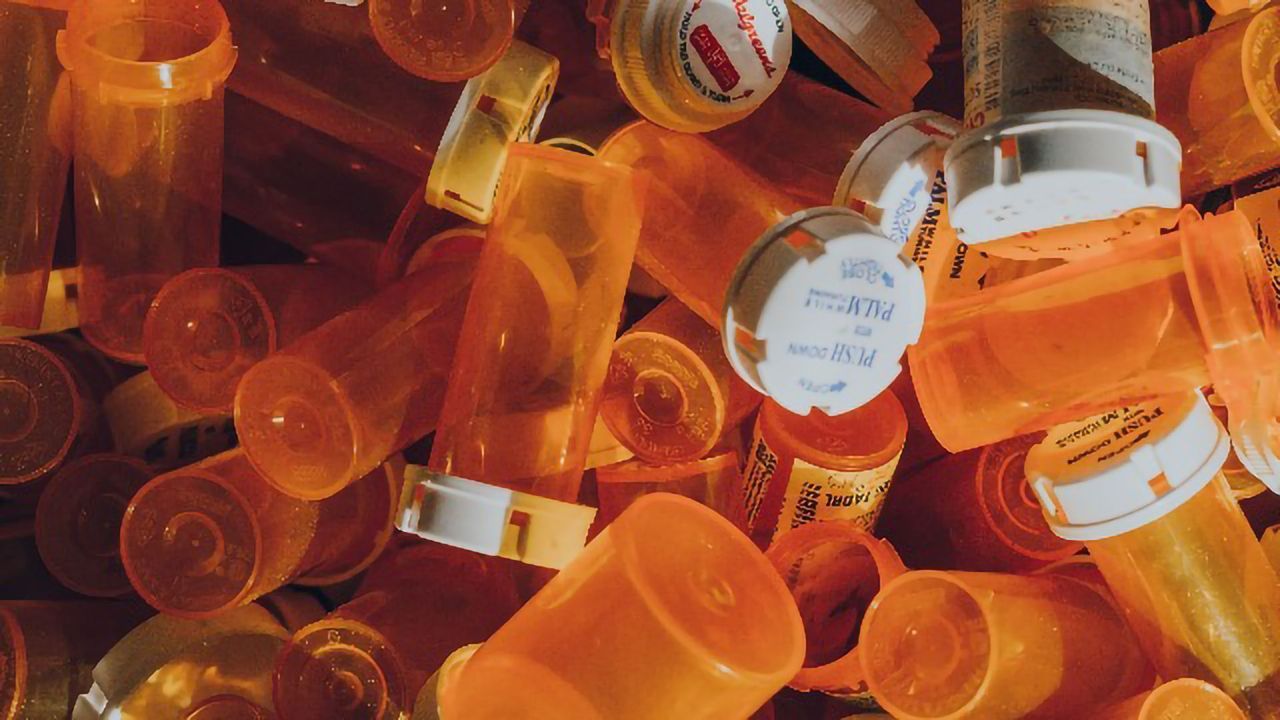 Larger, Earlier Drug Trials Needed to Fight Alzheimer's