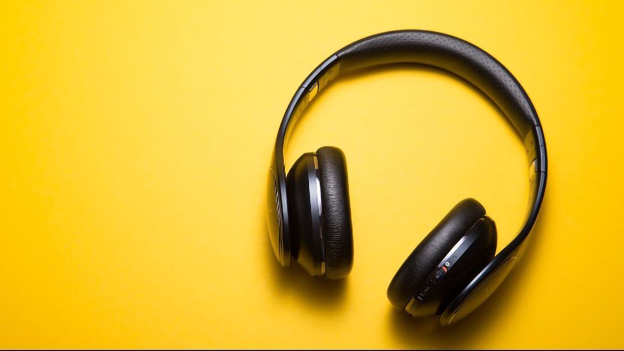 Melody or Medication? Music is Viable Alternative to Sedatives to Calm Pre-op Patients