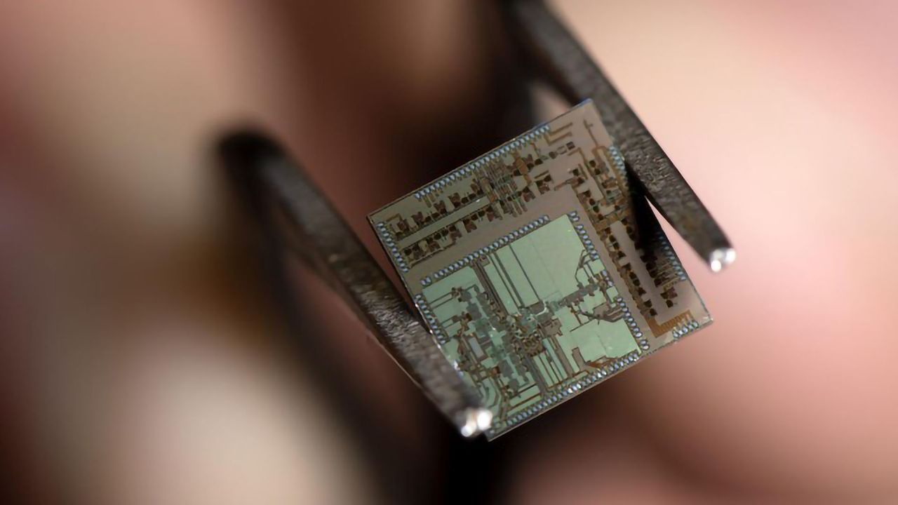 New Wireless Transceiver Goes 'Beyond 5G'