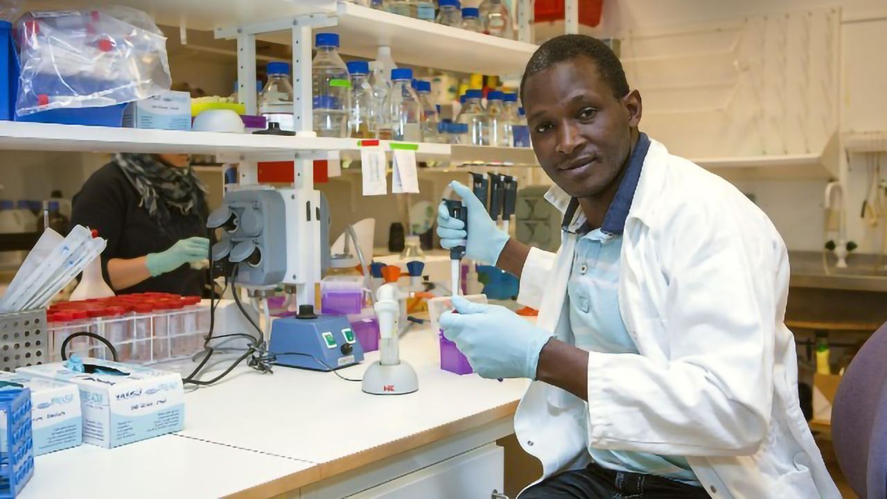 Bleaching Agent Is Bacteria's Secret Weapon in Pneumonia