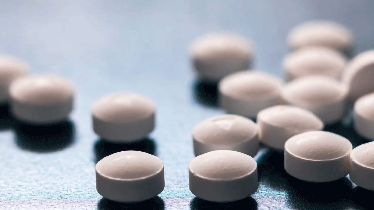 New Class of Painkiller Found in the Mud