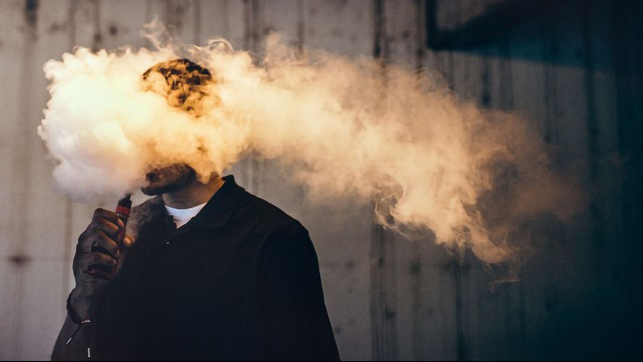 Don’t Use THC Vapes, Says FDA, As Lung Injury Toll Tops 1000