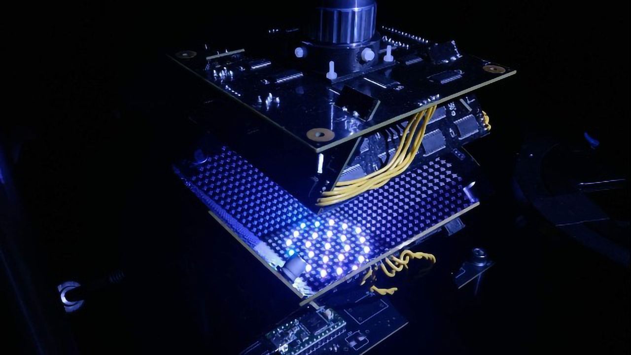 Machine Learning Microscope Adapts Lighting to Improve Diagnoses