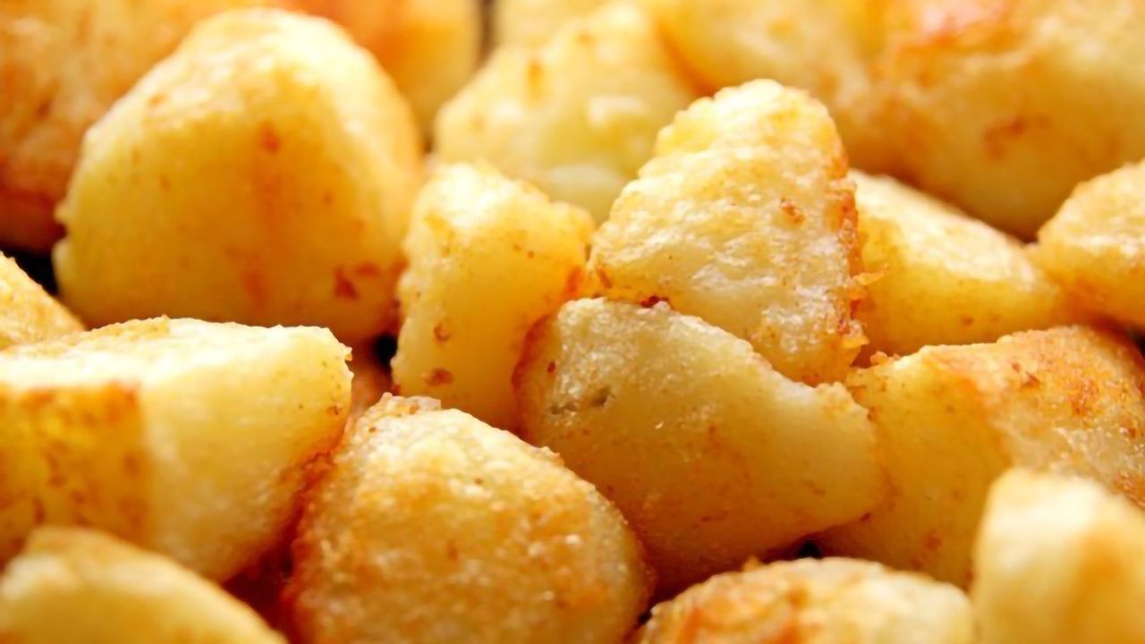 The Secret to Roasting Amazing Potatoes According to Chemistry