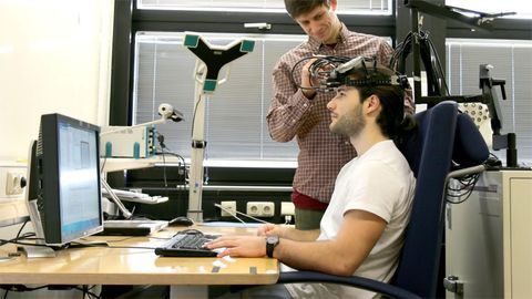 Altered Hand Movements May Be Signs of Sport-related Concussions
