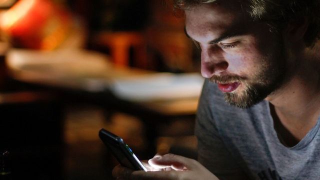 ブルーライトは思っているほど悪くない