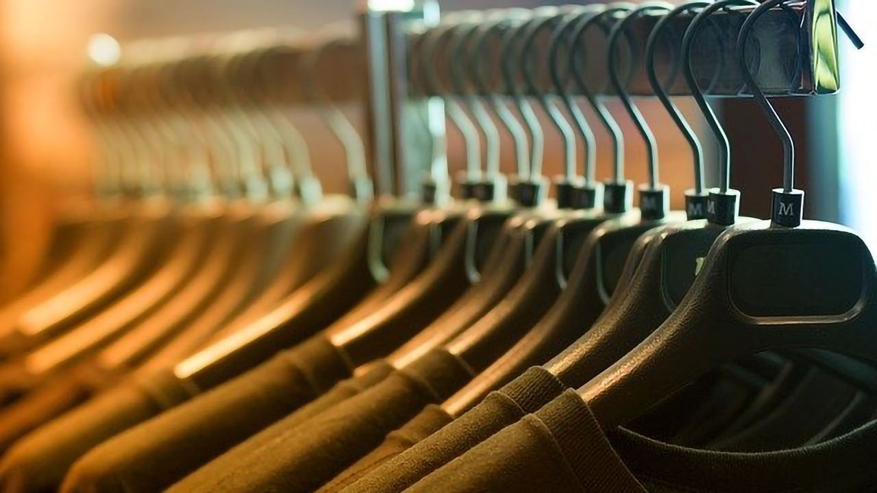 Fully Recyclable Hanger Could Slash Plastic Waste