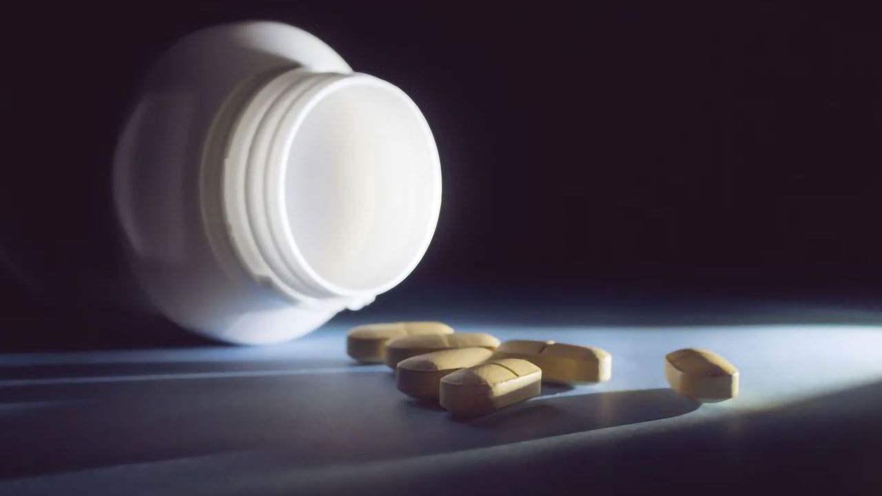 A Step Toward Non-addictive Painkillers?