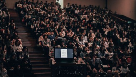 Why Stats Could Benefit From Storytelling When Informing the Public