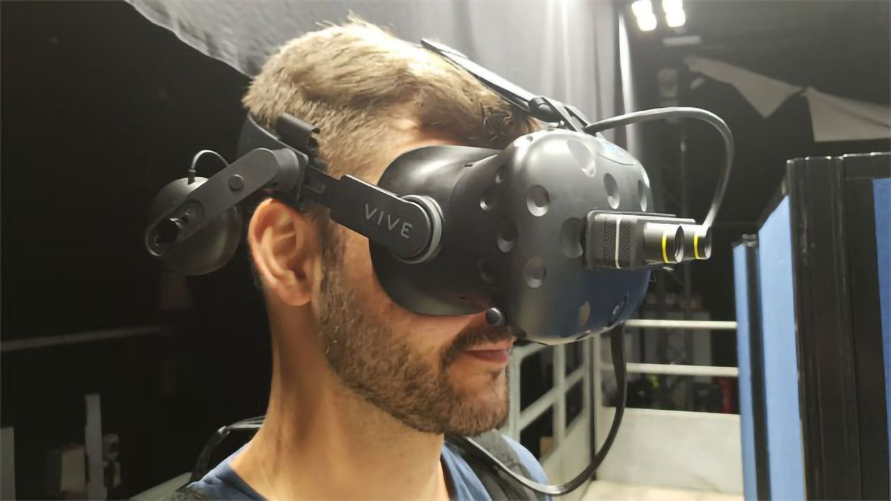 Virtual Reality Device Simulates Sight Loss