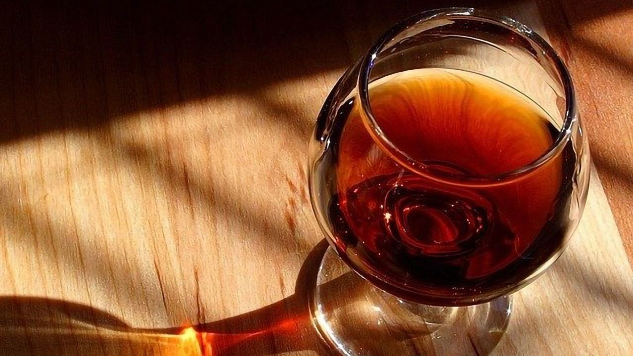 Aromas That Make Aged Cognac Smell So Good