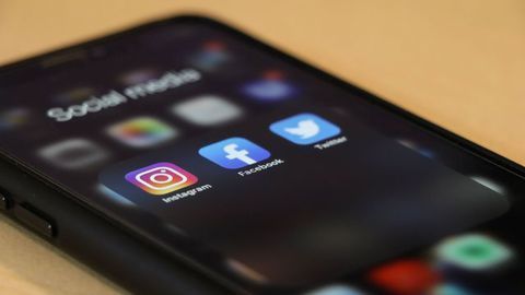 How People Detect (or Ignore) Misinformation on Social Media