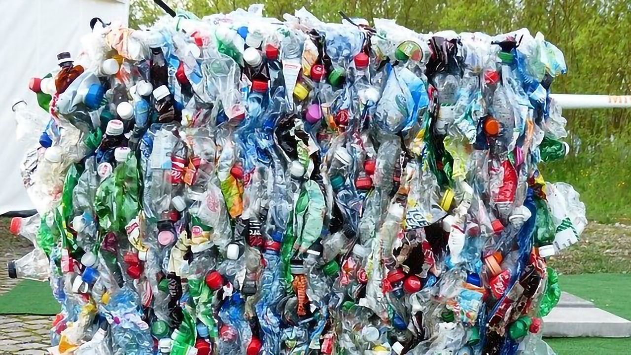 Bad Smells in Recycled Plastics Reduced by Separating Waste