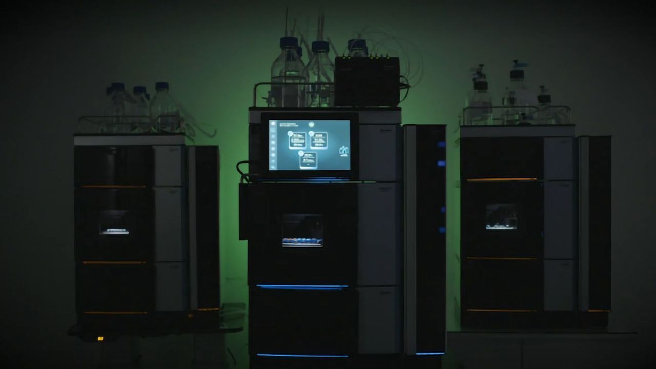 How do customers react to the Thermo Scientific Vanquish Core HPLC System?