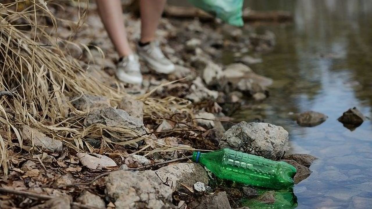Preventing Plastic Pollution by Mapping Plastic Emissions