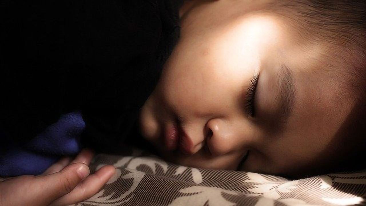 Study Links Sleep Problems to Autism Diagnosis for At-risk Children